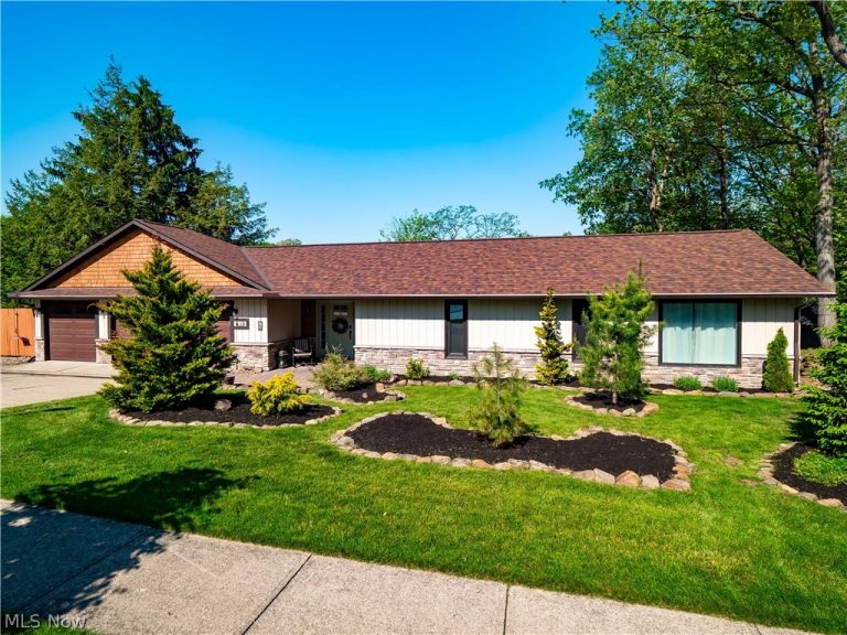 12674 Moss Point Road, Strongsville, OH, 44136