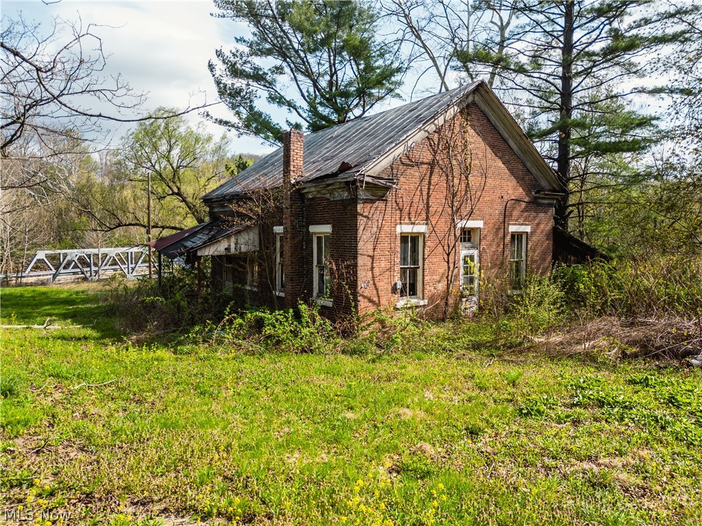 47691 Captina Highway Road, Alledonia, OH