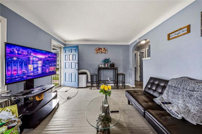 955 Nye Road, Cleveland, OH - Photo 8