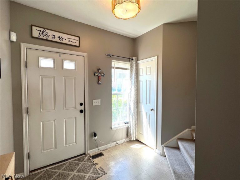 108 Yellowstone Court, Berea, OH - Photo 3