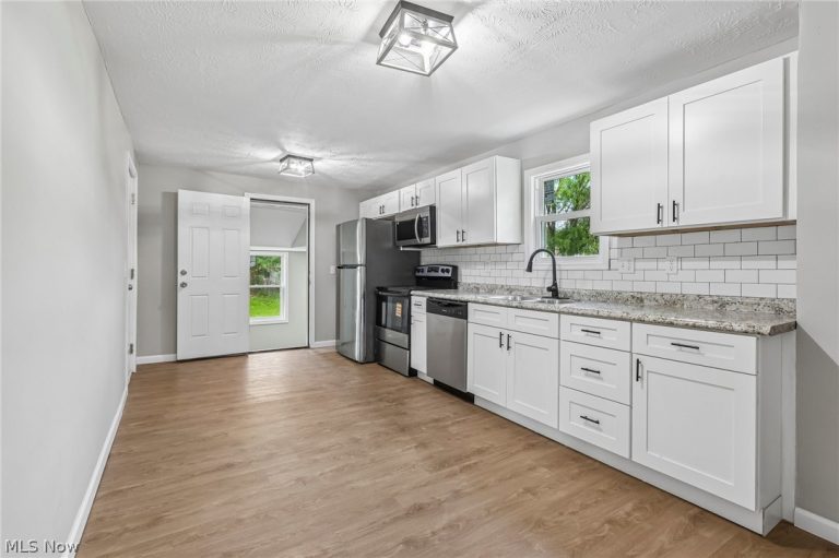 3535 Erin Avenue, Cleveland, OH - Photo 3