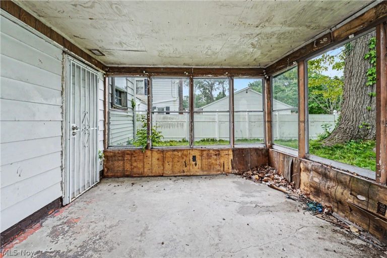 1358 Peckham Street, Akron, OH - Photo 5