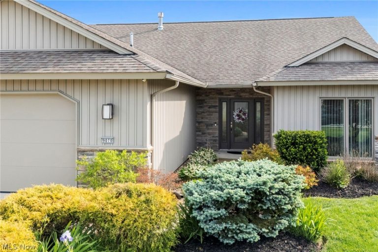 9070 Hummingbird Lane, North Ridgeville, OH - Photo 4