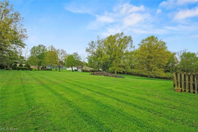 8243 Lima Road, Poland, OH - Photo 5