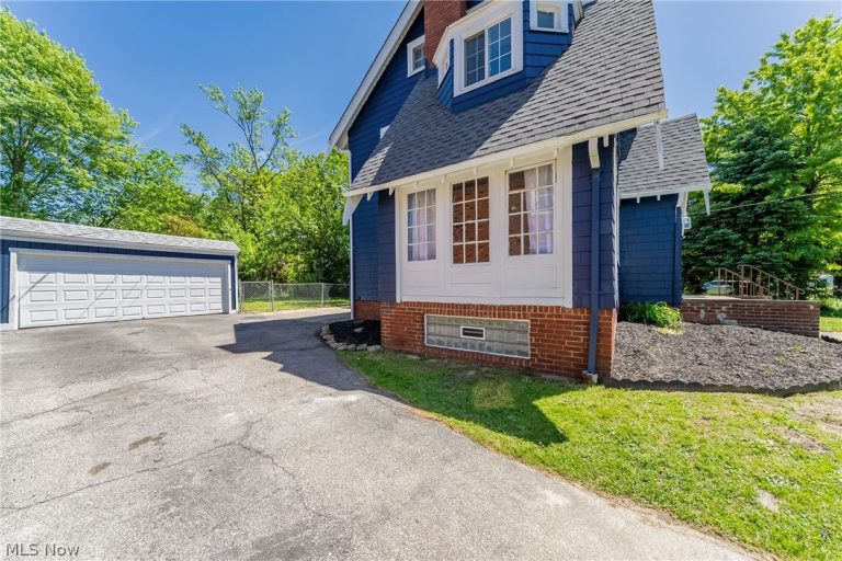 1893 Janette Avenue, Cleveland Heights, OH - Photo 5