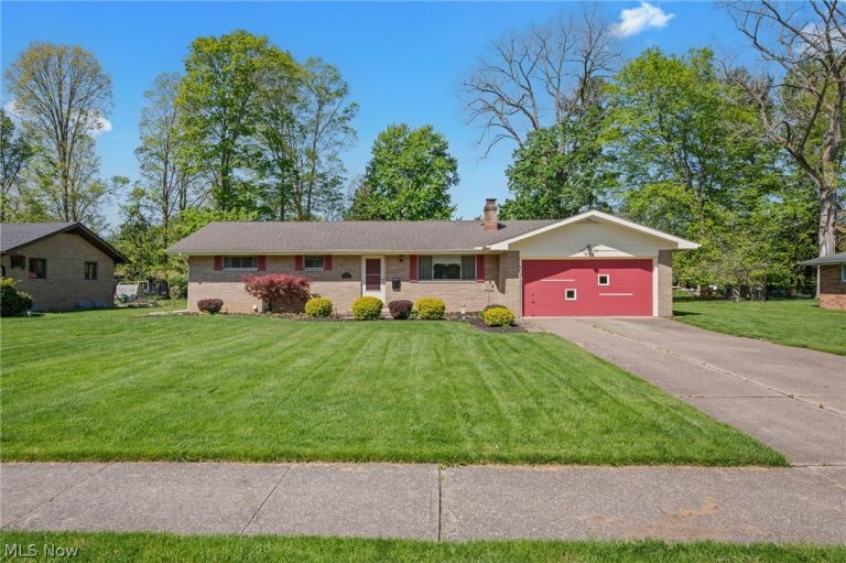 5108 Evergreen Drive, North Olmsted, OH, 44070