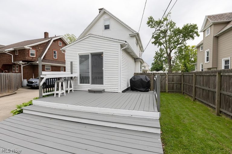 144 Cornell Avenue, Elyria, OH - Photo 6