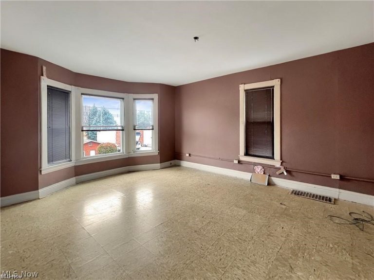 830 Main St, Follansbee, WV - Photo 3