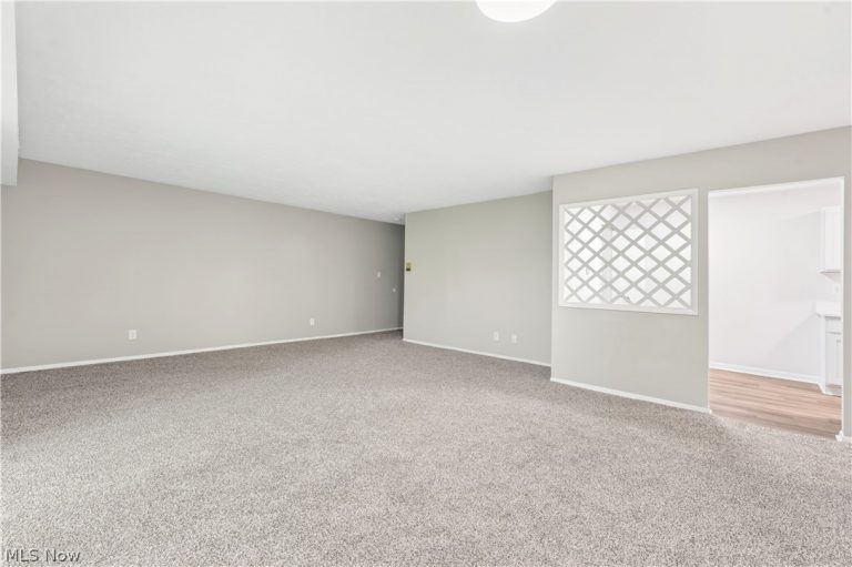 2930 Bay Drive #L7, Westlake, OH - Photo 8