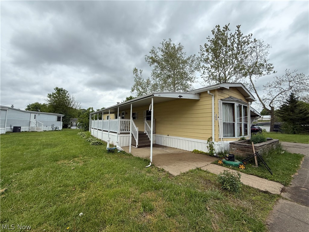 200 Driftwood Drive, New Philadelphia, OH