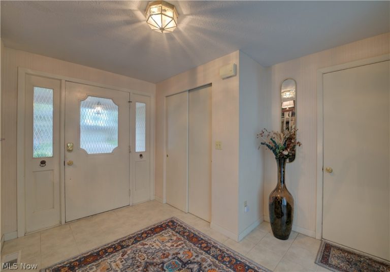 724 Strowbridge Drive, Huron, OH - Photo 2