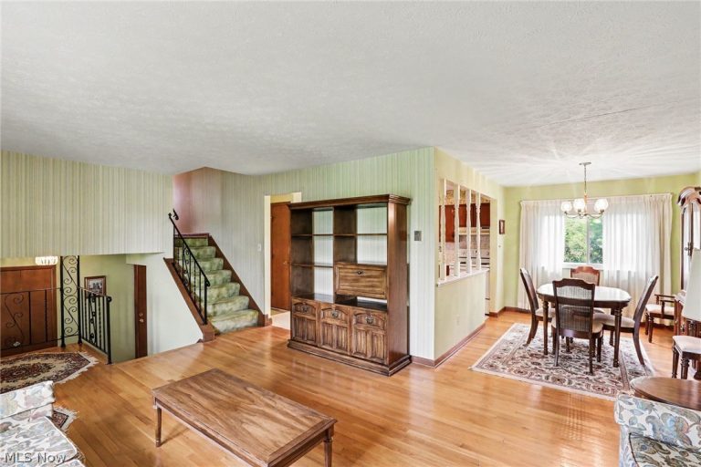 1331 Grant Drive, Parma, OH - Photo 4