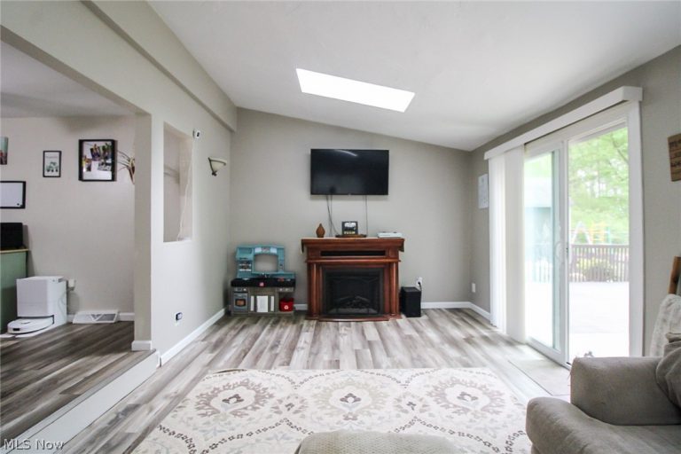 8248 Dawson Drive, Warren, OH - Photo 8