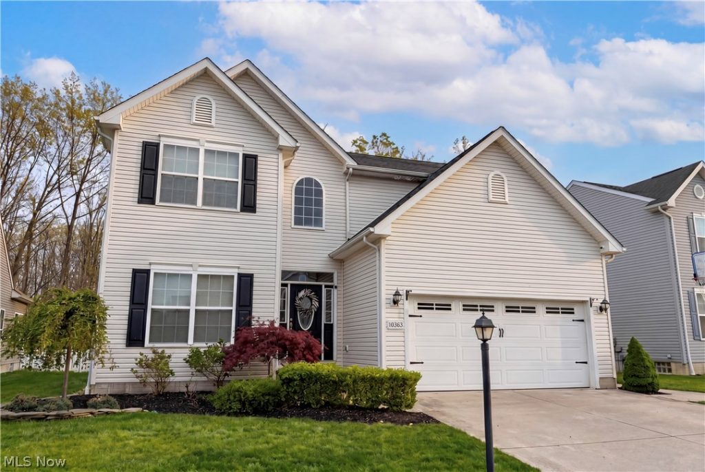 10363 Redbud Drive, Aurora, OH