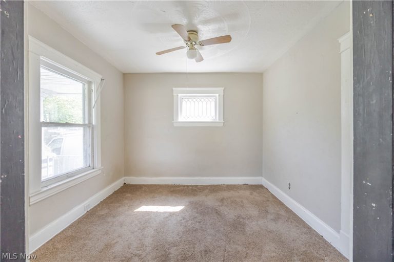 12322 Imperial Avenue, Cleveland, OH - Photo 8