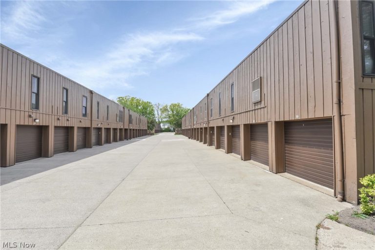 33803 Electric Boulevard #C22, Avon Lake, OH - Photo 2