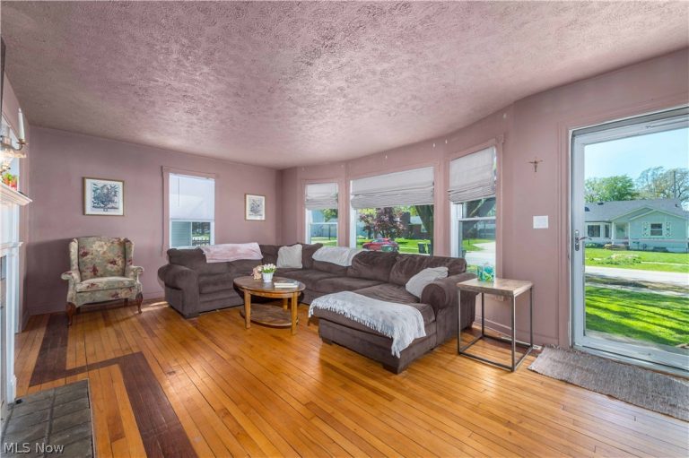 159 Inwood Boulevard, Avon Lake, OH - Photo 4
