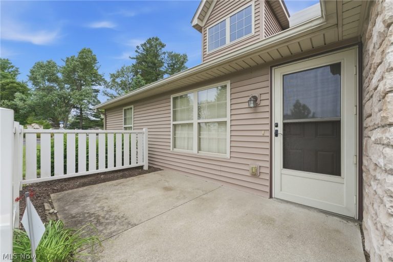 1210 Pebble Chase Circle, Massillon, OH - Photo 3
