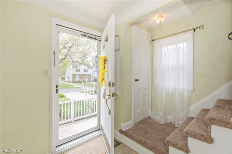 4809 Westbourne Road, Lyndhurst, OH - Photo 2