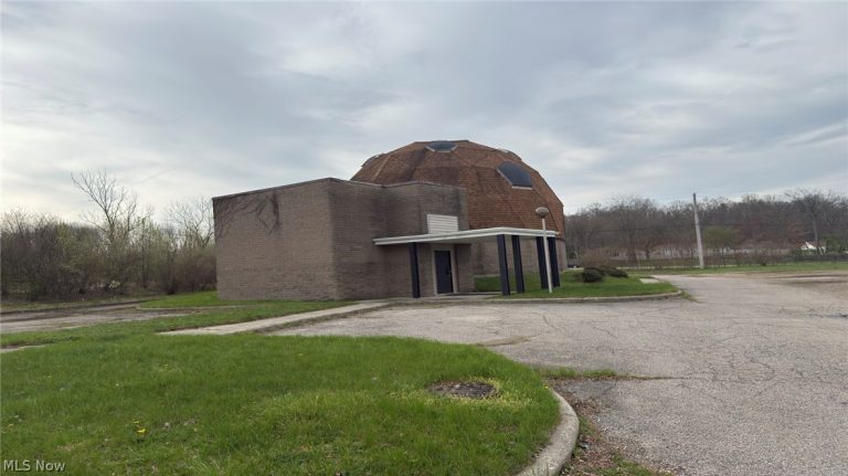 166 Currie Hall, Kent, OH - Photo 2