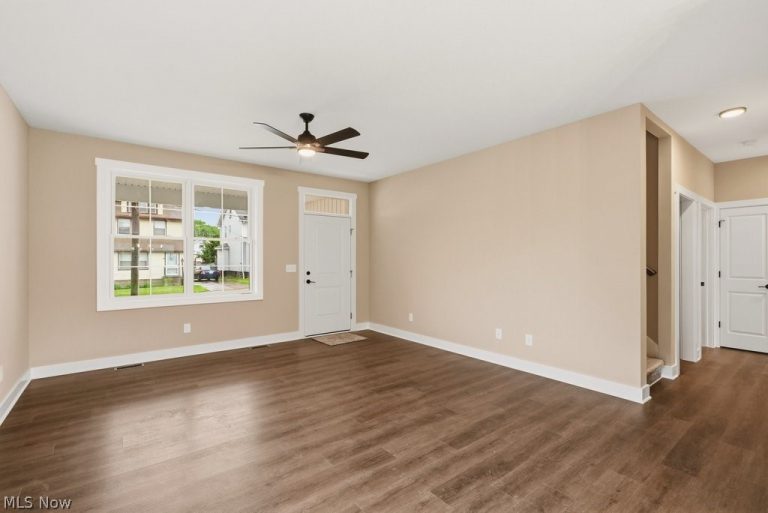 7133 Marcelline Court, Cuyahoga Heights, OH - Photo 6
