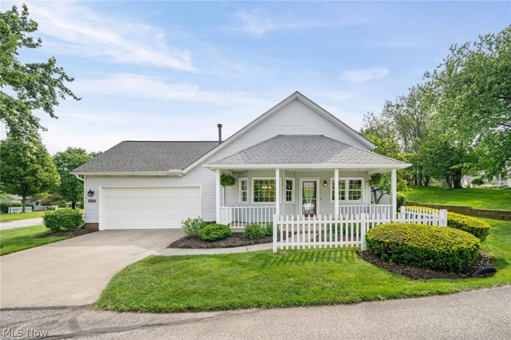 1235 Candlewick Lane #3-11, Broadview Heights, OH