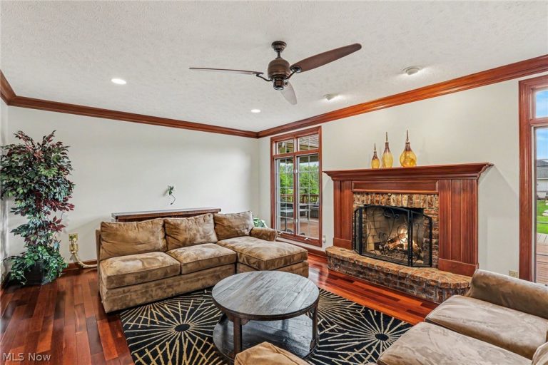 6291 Maypine Farm Boulevard, Highland Heights, OH - Photo 5