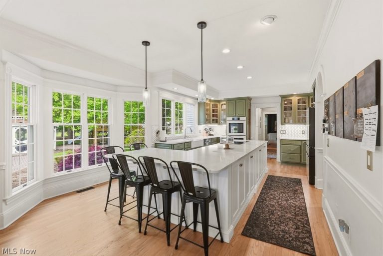 6598 Ebury Circle, Hudson, OH - Photo 8