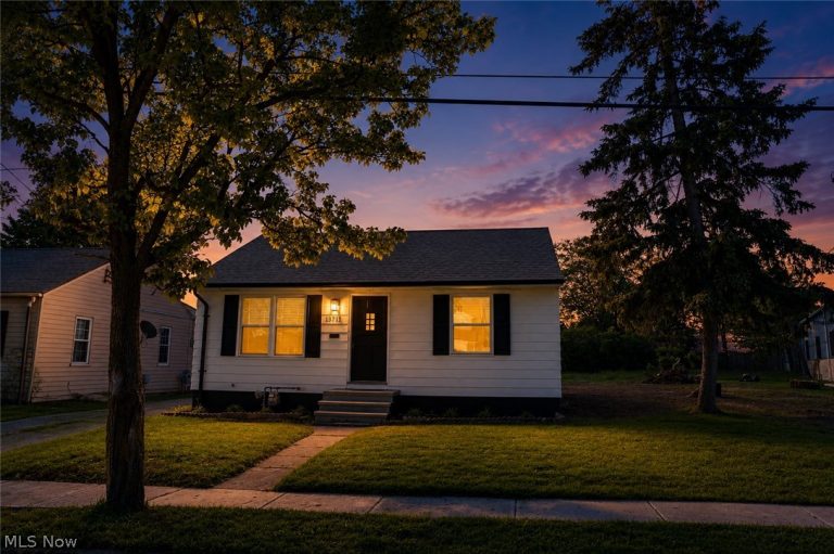 13711 Bennington Avenue, Cleveland, OH - Photo 2