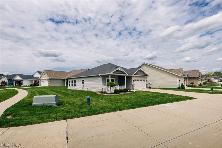 9280 Woodland Blue Drive, Seville, OH - Photo 2