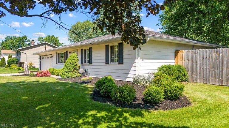 7139 Andover Drive, Mentor, OH - Photo 2