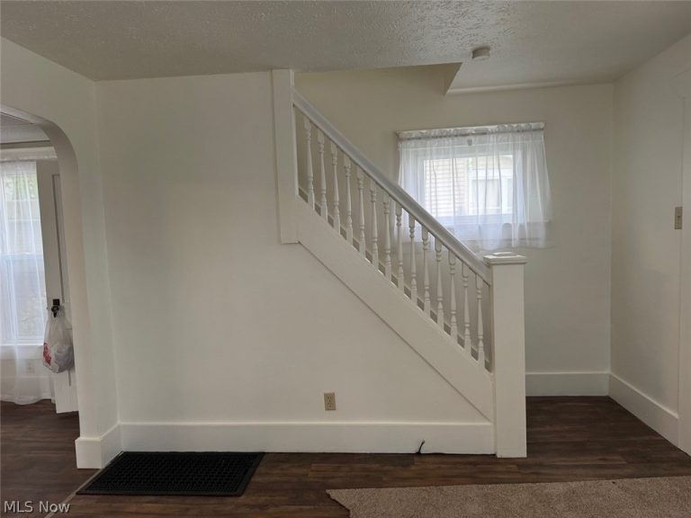 1009 Wilbeth Road, Akron, OH - Photo 8