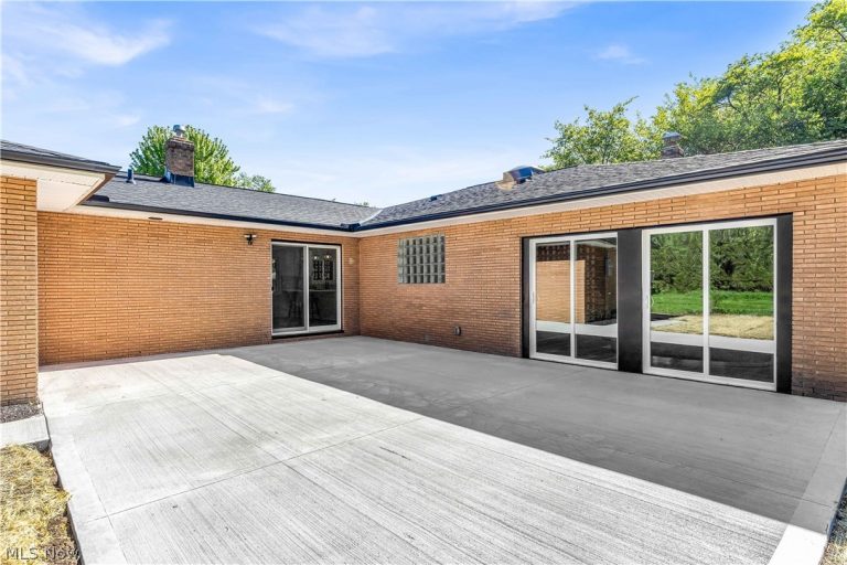 1982 Edenhall Drive, Lyndhurst, OH - Photo 6