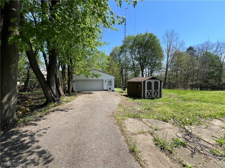521 Elbon Avenue, Akron, OH - Photo 4