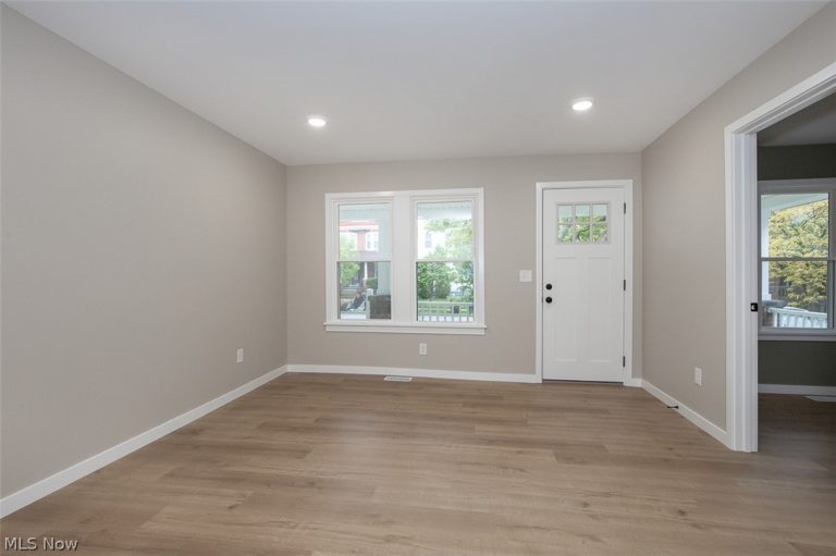 1605 Winchester Avenue, Lakewood, OH - Photo 5