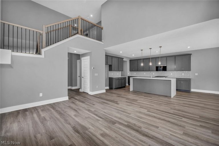 2087 Glenmont Drive, Brunswick, OH - Photo 8
