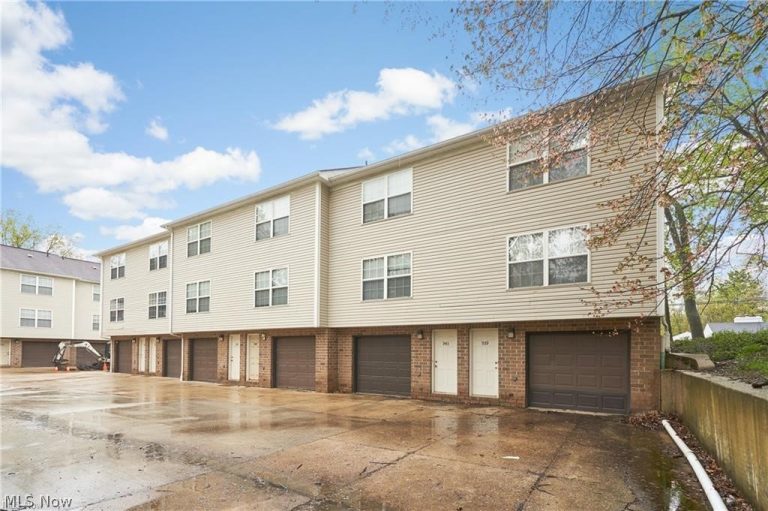 939 Magnolia Avenue, Cuyahoga Falls, OH - Photo 4