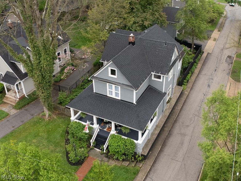 132 South Franklin Street, Chagrin Falls, OH - Photo 4
