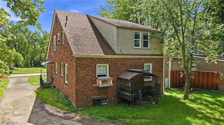 210 5th Avenue, Hubbard, OH - Photo 5