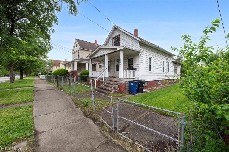 3524 Walton Avenue, Cleveland, OH - Photo 2