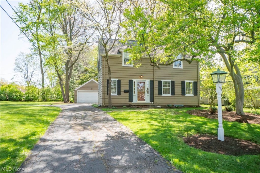 231 Birdwood Road, Akron, OH