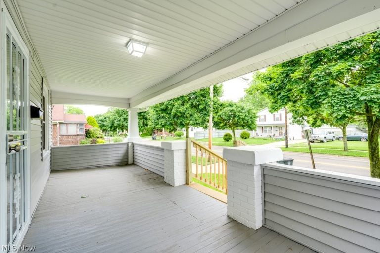 931 Lovers Lane, Akron, OH - Photo 3
