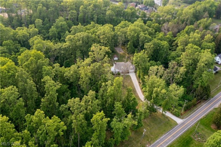 389 Bentleyville Road, Moreland Hills, OH, 44022