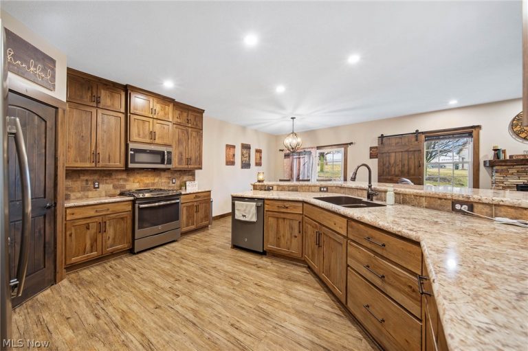 31 Shannon Drive, Apple Creek, OH - Photo 2