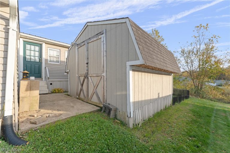 1005 Overlook Drive, Canton, OH - Photo 5