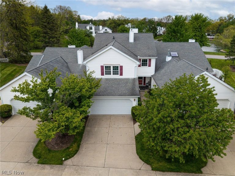 6604 Hidden Lake Trail, Brecksville, OH - Photo 2