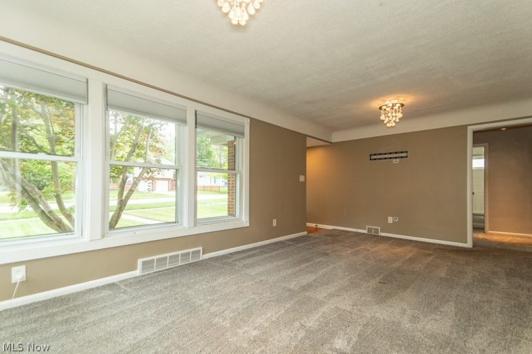 7444 Rockingham Road, Mentor, OH - Photo 5