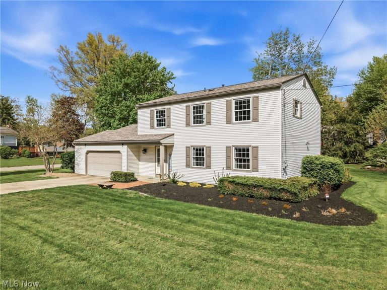 658 Burning Oaks Drive, Warren, OH - Photo 2