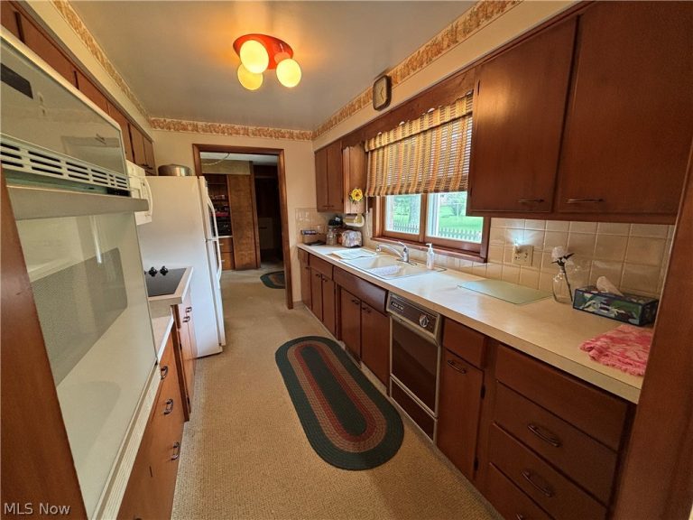 2552 Applegrove Street, North Canton, OH - Photo 5