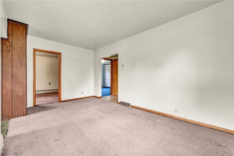 2131 Overland Avenue, Warren, OH - Photo 8